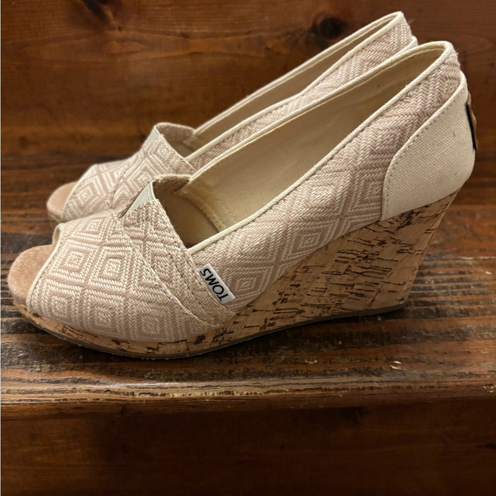 TOMS Peach-Beige Wedge Espadrille Peep-Toe Shoes